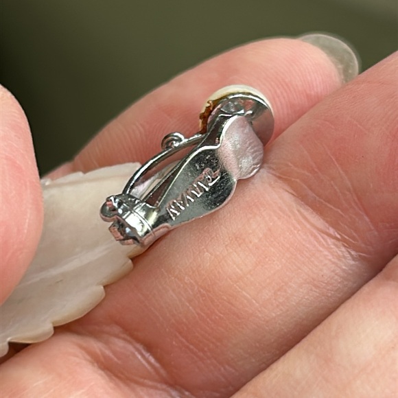 🖤Handcarved Rose 🌹 design MOP dangle clip on earrings - Picture 6 of 10